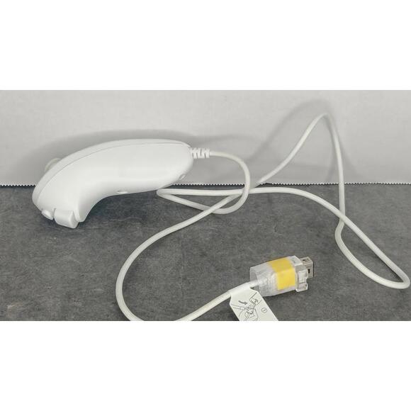 Wii Remote W/ Nunchuck RVL004 Tested - Picture 6 of 8